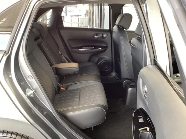 フィット ｅ：ＨＥＶホーム　純正メモリーナビ　ドラレコ　リアカメラ　コーナーセンサ　Ｂモニ　ＥＴＣ搭載　カーテンエアバッグ　ＤＶＤ再生機能　イモビライザー　記録簿付　ＥＣＯＮ　ナビ＆ＴＶ　ＡＵＴＯライト　ＬＥＤヘッドランプ（17枚目）