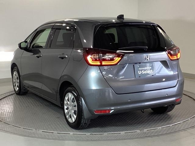 フィット ｅ：ＨＥＶホーム　純正メモリーナビ　ドラレコ　リアカメラ　コーナーセンサ　Ｂモニ　ＥＴＣ搭載　カーテンエアバッグ　ＤＶＤ再生機能　イモビライザー　記録簿付　ＥＣＯＮ　ナビ＆ＴＶ　ＡＵＴＯライト　ＬＥＤヘッドランプ（26枚目）