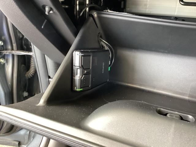 フィット ｅ：ＨＥＶホーム　純正メモリーナビ　ドラレコ　リアカメラ　コーナーセンサ　Ｂモニ　ＥＴＣ搭載　カーテンエアバッグ　ＤＶＤ再生機能　イモビライザー　記録簿付　ＥＣＯＮ　ナビ＆ＴＶ　ＡＵＴＯライト　ＬＥＤヘッドランプ（32枚目）