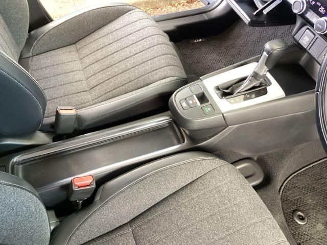 フィット ｅ：ＨＥＶホーム　純正メモリーナビ　ドラレコ　リアカメラ　コーナーセンサ　Ｂモニ　ＥＴＣ搭載　カーテンエアバッグ　ＤＶＤ再生機能　イモビライザー　記録簿付　ＥＣＯＮ　ナビ＆ＴＶ　ＡＵＴＯライト　ＬＥＤヘッドランプ（40枚目）