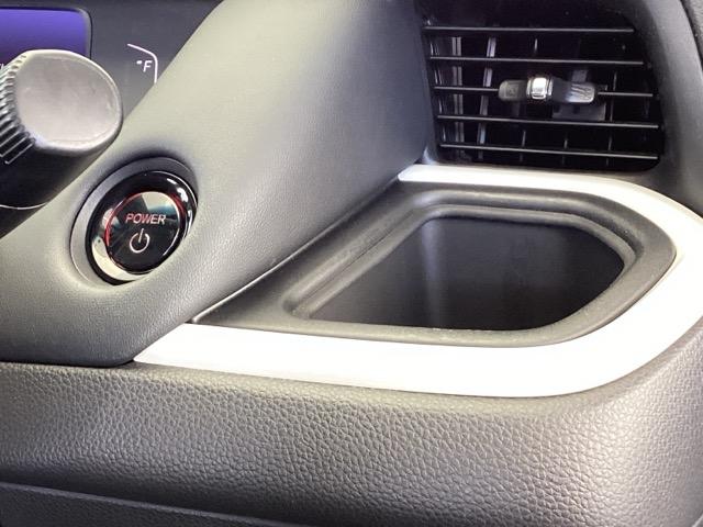 フィット ｅ：ＨＥＶホーム　純正メモリーナビ　ドラレコ　リアカメラ　コーナーセンサ　Ｂモニ　ＥＴＣ搭載　カーテンエアバッグ　ＤＶＤ再生機能　イモビライザー　記録簿付　ＥＣＯＮ　ナビ＆ＴＶ　ＡＵＴＯライト　ＬＥＤヘッドランプ（44枚目）