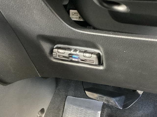 フィット ｅ：ＨＥＶホーム　純正メモリーナビ　ドラレコ　リアカメラ　コーナーセンサ　Ｂモニ　ＥＴＣ搭載　カーテンエアバッグ　ＤＶＤ再生機能　イモビライザー　記録簿付　ＥＣＯＮ　ナビ＆ＴＶ　ＡＵＴＯライト　ＬＥＤヘッドランプ（46枚目）