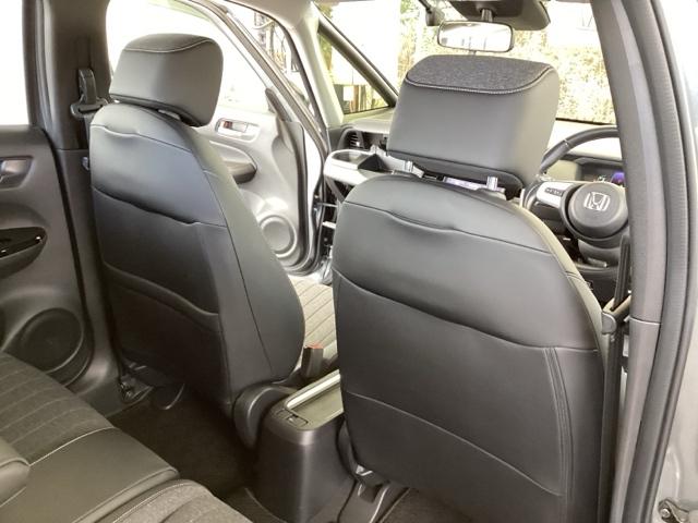 フィット ｅ：ＨＥＶホーム　純正メモリーナビ　ドラレコ　リアカメラ　コーナーセンサ　Ｂモニ　ＥＴＣ搭載　カーテンエアバッグ　ＤＶＤ再生機能　イモビライザー　記録簿付　ＥＣＯＮ　ナビ＆ＴＶ　ＡＵＴＯライト　ＬＥＤヘッドランプ（59枚目）