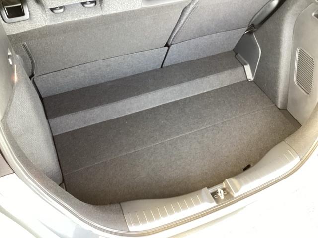 フィット ｅ：ＨＥＶホーム　純正メモリーナビ　ドラレコ　リアカメラ　コーナーセンサ　Ｂモニ　ＥＴＣ搭載　カーテンエアバッグ　ＤＶＤ再生機能　イモビライザー　記録簿付　ＥＣＯＮ　ナビ＆ＴＶ　ＡＵＴＯライト　ＬＥＤヘッドランプ（66枚目）