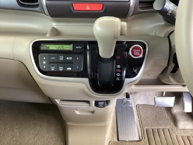 Ｎ－ＢＯＸ Ｇ・Ｌパッケージ　純正メモリーナビ　リアカメラ　１４ＡＷ　バックカメラ付　ＷＡＢ　キーフリーシステム　イモビ　１セグＴＶ　整備点検記録簿　ＰＳ　ＶＳＣ　ＴＶナビ　スマートキー・プッシュスタート　フルオートエアコン（13枚目）