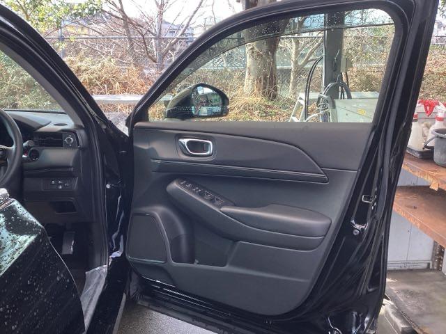 ヴェゼル ｅ：ＨＥＶＸ　純正ナビ　フルセグ　リアカメラ　フルオートエアコン　盗難防止　両席エアバック　ソナー　Ｂカメ　ＴＶナビ　キーレスエントリー　地デジ　エアバッグ　カーテンエアバック　パワーウインドウ　ＶＳＡ　ＥＴＣ付（46枚目）