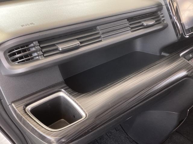 ステップワゴンスパーダ スパーダ・クールスピリットホンダセンシング　純正ナビ　フルセグ　リア席モニター　スマートキ－　リヤカメラ　オートエアコン　アクティブクルーズ　イモビ　シートＨ　キーフリー　カーテンエアバック　アイドリングＳＴＯＰ　ＡＢＳ　ＥＴＣ車載器　ターボ車（43枚目）