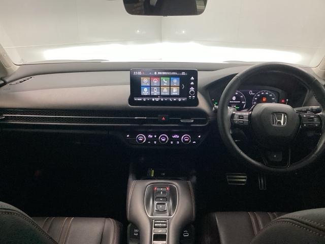 �h���C�o�[�𒆐S�Ɏ��R�Ɏ肪�͂��ʒu�ɂ`�s�Z���N�g���o�[��G�A�R���A�l�X�ȑ���X�C�b�`�Ȃǂ�z�u�A���쐫�ɗD��Ă��܂�