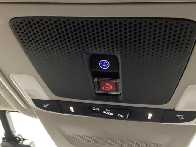 �ً}�ʕ�{�^���͓V��ɂ���܂��B�^�]���̑̒��s�ǂ�A�G�A�o�b�O�̍쓮���Ȃ����̂̍ۂɂ͉����Ă��������B