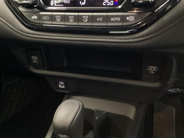 WR-V Z+ブラックスタイル HondaCONNECT対応純正メモリーナビ キーフリー サイドエアバック フルセグテレビ 横滑り防止機能 バックカメラ USB LEDヘッドライト オートクルーズコントロール 盗難防止システム(14枚目)