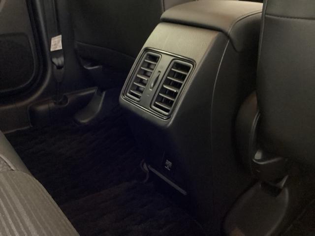 WR-V Z+ブラックスタイル HondaCONNECT対応純正メモリーナビ キーフリー サイドエアバック フルセグテレビ 横滑り防止機能 バックカメラ USB LEDヘッドライト オートクルーズコントロール 盗難防止システム(27枚目)