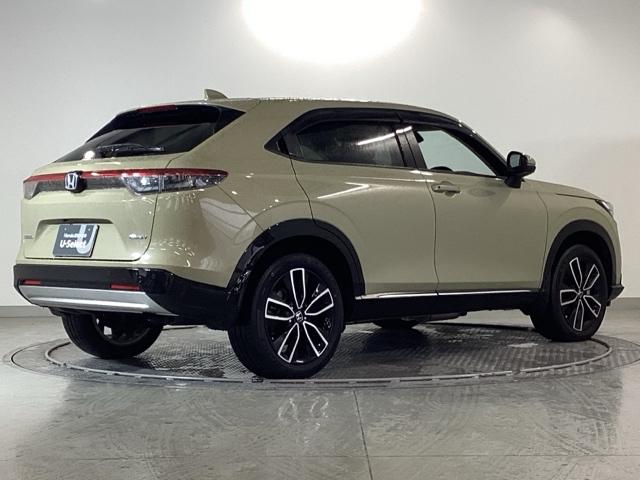 ヴェゼル ｅ：ＨＥＶＺ　ドラレコ　ナビ　Ｒカメラ　ブルートゥース　Ｓヒータ　地デジフルセグＴＶ　定期点検記録簿　電動テールゲート　サイドエアバッグ　後カメラ　前後障害物センサー　横滑防止装置　エアコン　ＬＥＤヘットライト（8枚目）