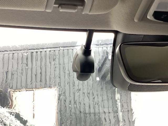 ヴェゼル ｅ：ＨＥＶＺ　ドラレコ　ナビ　Ｒカメラ　ブルートゥース　Ｓヒータ　地デジフルセグＴＶ　定期点検記録簿　電動テールゲート　サイドエアバッグ　後カメラ　前後障害物センサー　横滑防止装置　エアコン　ＬＥＤヘットライト（13枚目）