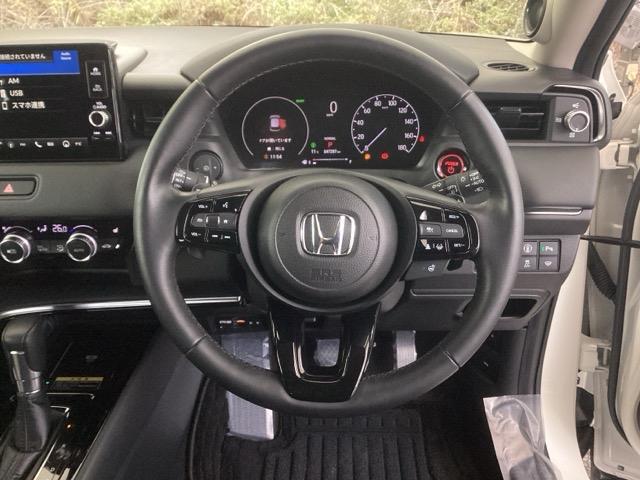 ヴェゼル ｅ：ＨＥＶＺ　純正ナビ　フルセグ　リアカメラ　Ｓヒータ　電動テールゲート　サイドエアバッグ　後カメラ　前後障害物センサー　横滑防止装置　エアコン　ＬＥＤヘットライト　パワステ　ＵＳＢ接続　ナビＴＶ　サイドカメラ（17枚目）