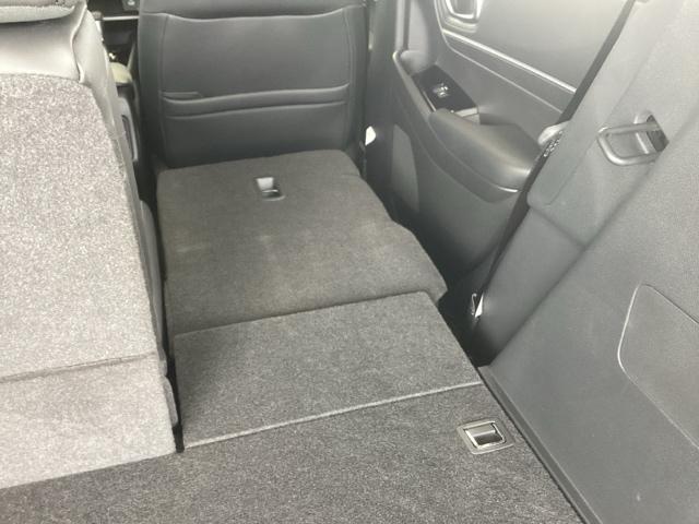 ヴェゼル ｅ：ＨＥＶＺ　純正ナビ　フルセグ　リアカメラ　Ｓヒータ　電動テールゲート　サイドエアバッグ　後カメラ　前後障害物センサー　横滑防止装置　エアコン　ＬＥＤヘットライト　パワステ　ＵＳＢ接続　ナビＴＶ　サイドカメラ（21枚目）