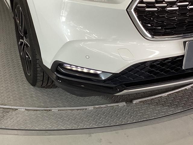 ヴェゼル ｅ：ＨＥＶＺ　純正メモリーナビ　ドラレコ　全周囲カメラ　Ｓヒータ　地デジフルセグＴＶ　定期点検記録簿　電動テールゲート　サイドエアバッグ　後カメラ　前後障害物センサー　横滑防止装置　エアコン　ＬＥＤヘットライト（24枚目）