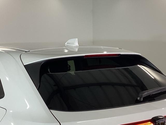 ヴェゼル ｅ：ＨＥＶＺ　純正メモリーナビ　ドラレコ　全周囲カメラ　Ｓヒータ　地デジフルセグＴＶ　定期点検記録簿　電動テールゲート　サイドエアバッグ　後カメラ　前後障害物センサー　横滑防止装置　エアコン　ＬＥＤヘットライト（29枚目）