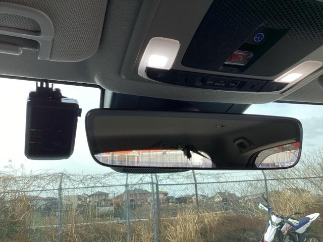 ヴェゼル ｅ：ＨＥＶＺ　純正メモリーナビ　ドラレコ　全周囲カメラ　Ｓヒータ　地デジフルセグＴＶ　定期点検記録簿　電動テールゲート　サイドエアバッグ　後カメラ　前後障害物センサー　横滑防止装置　エアコン　ＬＥＤヘットライト（50枚目）