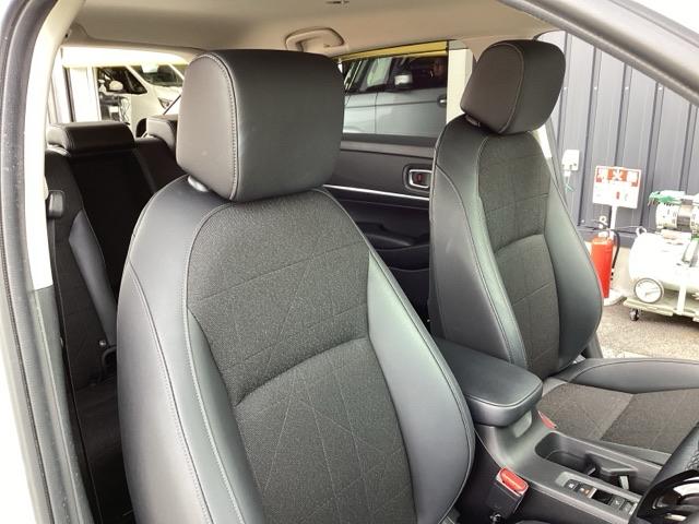 ヴェゼル ｅ：ＨＥＶＺ　純正メモリーナビ　ドラレコ　全周囲カメラ　Ｓヒータ　地デジフルセグＴＶ　定期点検記録簿　電動テールゲート　サイドエアバッグ　後カメラ　前後障害物センサー　横滑防止装置　エアコン　ＬＥＤヘットライト（58枚目）