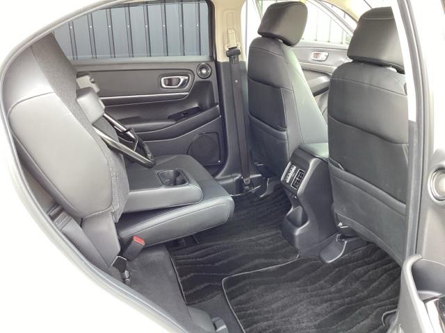 ヴェゼル ｅ：ＨＥＶＺ　純正メモリーナビ　ドラレコ　全周囲カメラ　Ｓヒータ　地デジフルセグＴＶ　定期点検記録簿　電動テールゲート　サイドエアバッグ　後カメラ　前後障害物センサー　横滑防止装置　エアコン　ＬＥＤヘットライト（62枚目）