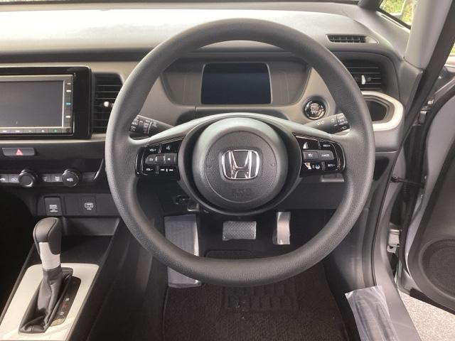 ��ɂȂ��ފ��o�̃X�e�A�����O�ł��B�����S�n�A�f�U�C�����A���쐫�ɂ���������A�C�e���ł��B