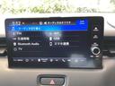 ＨｏｎｄａＣＯＮＮＥＣＴ対応の便利なナビディスプレー。お持ちのスマートフォンと連携して、ナビやＢｌｕｅｔｏｏｔｈでの音楽再生が可能です。デザインはもちろん、操作性も良好です。