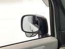 【サイドアンダーミラー】助手席側ドアミラーの下部についております。停車時・発進時などに車両左側の死角になった部分を確認するときに役立ちます。