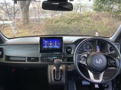 �ե���ȥ��饹���礭�����磻�ɤʻ볦�Ǳ�ž�⤷�䤹���ʤ�褦�ˡ��߷פ���Ƥ��ޤ��� 3