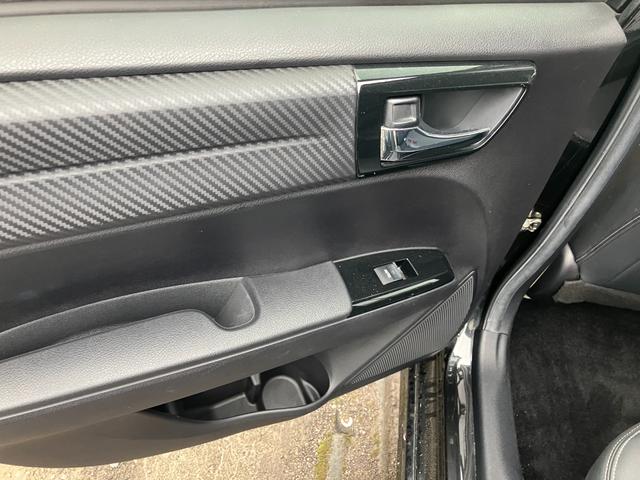 カローラフィールダー ハイブリッドＧ　エアロツアラー・ダブルバイビー　ドライブレコーダー　ＳＤナビフルセグＴＶ　Ｂｌｕｅｔｏｏｔｈ対応　バックカメラ　ＥＴＣ　ハーフレザーシート　キーレス　取扱説明書　整備点検記録簿（16枚目）