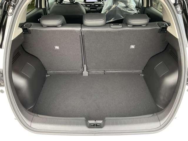 オーラ １．２　Ｇ　レザーエディション　メモリーナビ　全周囲モニター　スマートル　ワンオーナ　追突防止　車線逸脱警報装置　ＬＥＤ　盗難防止　記録簿　バックモニター　インテリジェントキー　メモリーナビゲーション　ＡＷ　キーレスエントリー　オートエアコン　ＡＢＳ　パワーウィンドウ（3枚目）