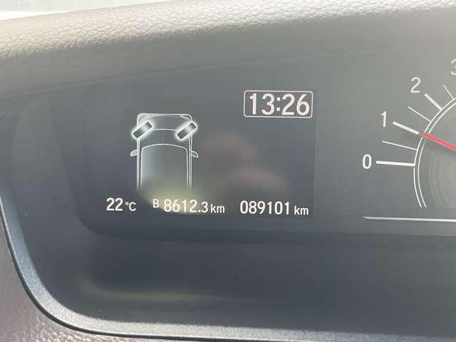 タイヤの角度が確認できる便利なガイド付きです。