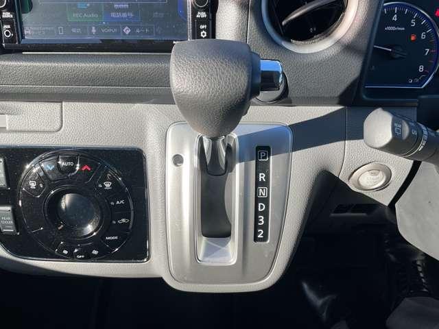 ＮＶ３５０キャラバンバン ２．０　プレミアムＧＸ　ロングボディ　メモリーナビ　全周囲モニター　ブレーキサポート　全周囲カメラ　盗難防止装置　ＡＣ　バックカメラ　キーレスエントリ　スマートキー　パワーウインドウ　ＥＴＣ　運転席エアバッグ　メモリーナビ　ドラレコ　ＬＥＤヘッドライト　定期点検記録簿（8枚目）