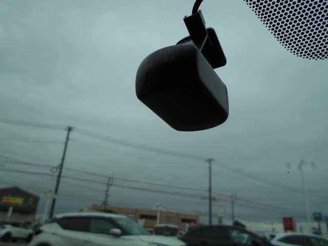 キックス １．２　Ｘ　（ｅ－ＰＯＷＥＲ）　ワンオーナー車・認定中古車・プロパイロッ　ナビ＆ＴＶ　ワンオ－ナ－車　追従クルコン　スマートキー　ＬＥＤヘッド　レーンアシスト　パワーステアリング　盗難防止システム　ドライブレコーダー　ＥＴＣ　整備記録簿有　メモリーナビ　サイドエアバッグ（15枚目）