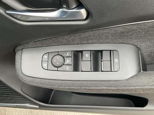 オーラ １．２　Ｇ　レザーエディション　ワンオーナー　メモリーナビ　スマ－トキ－　整備記録簿　盗難防止装置　ＥＴＣ車載器　ＡＨＢ　ＬＥＤライト　ナビ＆ＴＶ　追従式クルーズコントロール　レーンキープ　アルミホイール　エアバッグ　エアコン（10枚目）