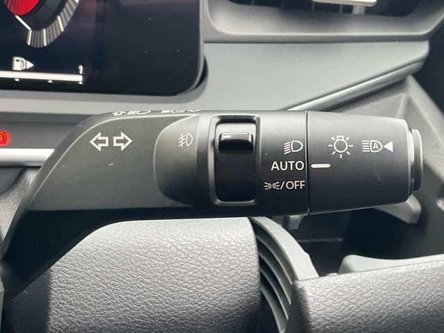 オーラ １．２　Ｇ　レザーエディション　ワンオーナー　メモリーナビ　スマ－トキ－　整備記録簿　盗難防止装置　ＥＴＣ車載器　ＡＨＢ　ＬＥＤライト　ナビ＆ＴＶ　追従式クルーズコントロール　レーンキープ　アルミホイール　エアバッグ　エアコン（29枚目）