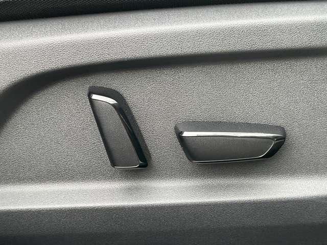 オーラ １．２　Ｇ　レザーエディション　ワンオーナー　メモリーナビ　スマ－トキ－　整備記録簿　盗難防止装置　ＥＴＣ車載器　ＡＨＢ　ＬＥＤライト　ナビ＆ＴＶ　追従式クルーズコントロール　レーンキープ　アルミホイール　エアバッグ　エアコン（34枚目）