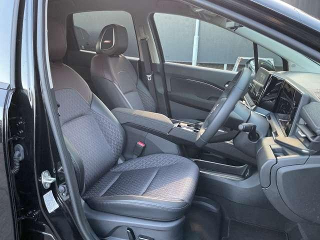 オーラ １．２　Ｇ　試乗車ＵＰ　メモリーナビ　全周囲モニター　フルセグテレビ　ハイビームアシスト　ＥＴＣ車載器　アルミ　展示試乗車ＵＰ　ＬＤＷ　ＬＥＤライト　バックモニター　エアバッグ　サイドエアバッグ　記録簿　ＡＢＳ（4枚目）