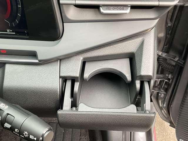 オーラ １．２　ＮＩＳＭＯ　試乗車ＵＰ　メモリーナビ　全周囲モニター　アダプティブクルコン　全方向カメラ　地デジ　パワーステアリング　衝突軽減Ｂ　ＬＥＤランプ　１オーナ－　車線逸脱防止　オートマチックハイビーム　パワーウィンドウ（7枚目）