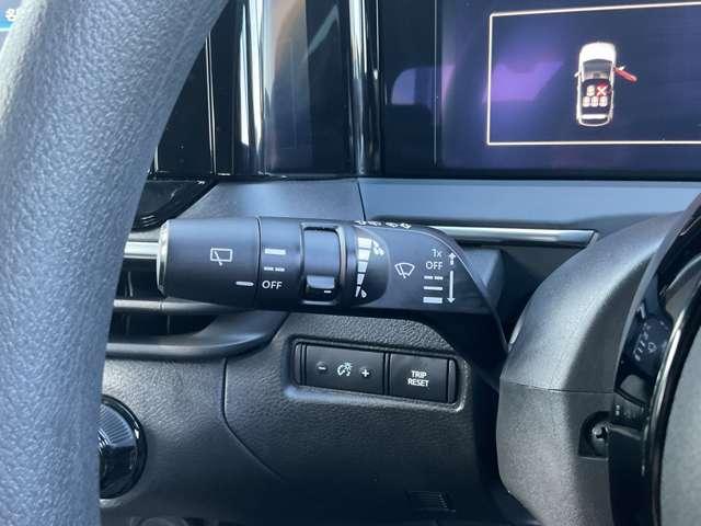 ノート １．２　Ｘ　試乗車ＵＰ　メモリーナビ　全周囲モニター　助手席エアバック　ＰＳ　ＰＷ　盗難防止　地デジ　キーフリーシステム　【ＬＥＤヘッドライト】　ＡＡＣ　記録簿付き　ワンオ－ナ－車　オートハイビーム　バックカメラ（17枚目）