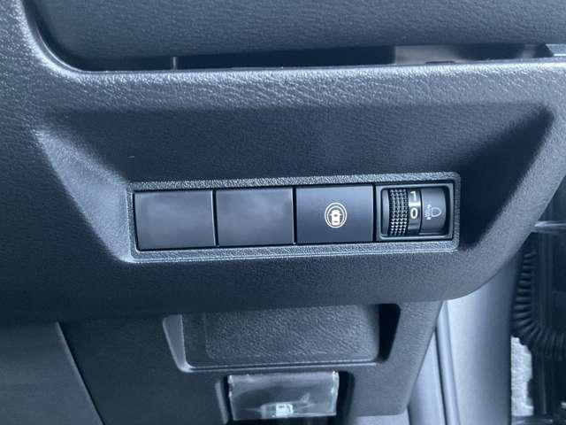 ノート １．２　Ｘ　試乗車ＵＰ　メモリーナビ　全周囲モニター　助手席エアバック　ＰＳ　ＰＷ　盗難防止　地デジ　キーフリーシステム　【ＬＥＤヘッドライト】　ＡＡＣ　記録簿付き　ワンオ－ナ－車　オートハイビーム　バックカメラ（19枚目）