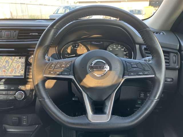 �X�e�A�����O�X�C�b�`���ځI�n���h���ЂƂŎ�𗣂��Ȃ��Ă��^�]�����������炳�Ȃ��Ă����삪�o���ĕ֗��ł�