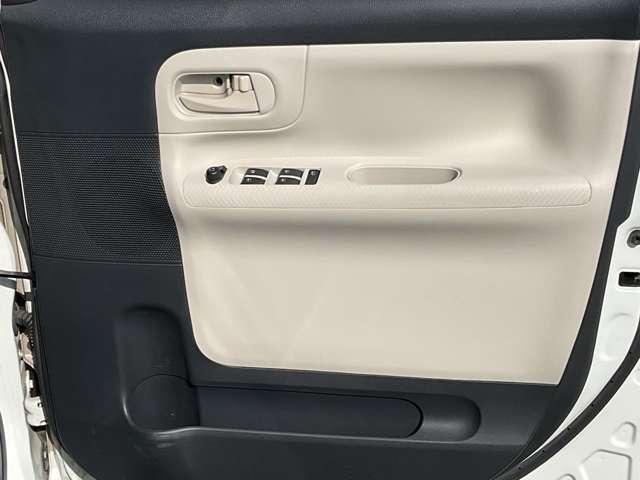 ムーヴキャンバス ６６０　Ｘ　ＳＡＩＩＩ　メモリーナビ　バックカメラ　衝突軽減装置　エコアイドル　デュアルエアバッグ　フルセグテレビ　衝突回避支援ブレーキ　Ｂモニター　ハイビームアシスト　オートエアコン　左右電動スライドドア　メモリーナビ（10枚目）