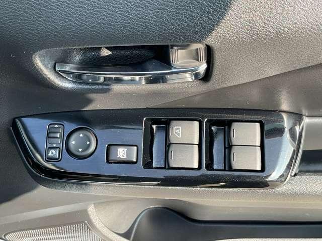 �S�ȃp���[�E�B���h�E�ƂȂ��Ă��܂��B�^�]�Ȃ̓I�[�g�ɂȂ��Ă���̂Ń����^�b�`�J���邱�Ƃ��o���܂��B