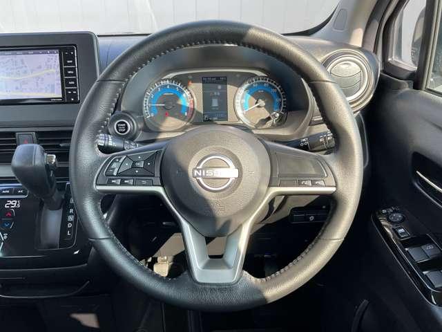 �n���h���ɂ̓I�[�f�B�I��N���[�Y�R���g���[���X�C�b�`����������A���삵�₷���݌v�ł��B