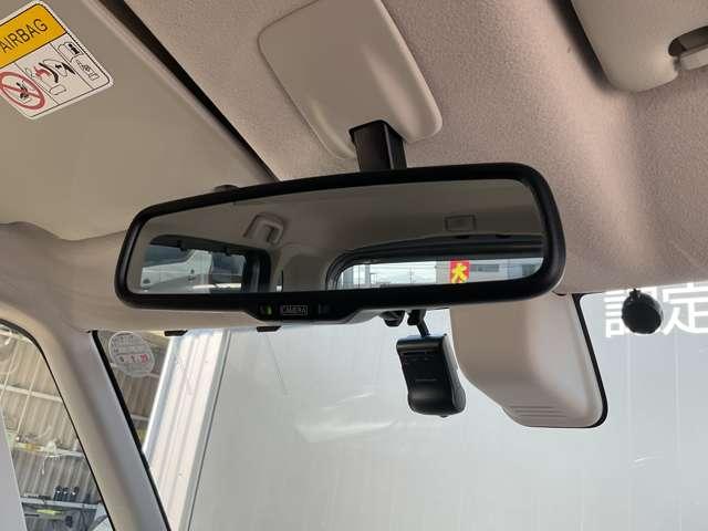 �N���}���󂩂猩���悤�ȉf�����f��A�A���E���h�r���[���j�^�[�ŁA�ԗ����ӂ̈��S�m�F����ڂł��܂��I�����Ȃ��q�l���Q�����m�F�ł���̂ŁA�^�]�̂��₷�������ł͂Ȃ����̖h�~�ɂ��𗧂��܂���