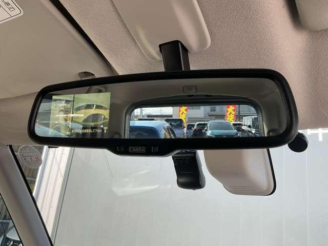 �N���}���󂩂猩���悤�ȉf�����f��A�A���E���h�r���[���j�^�[�ŁA�ԗ����ӂ̈��S�m�F����ڂł��܂��I�����Ȃ��q�l���Q�����m�F�ł���̂ŁA�^�]�̂��₷�������ł͂Ȃ����̖h�~�ɂ��𗧂��܂���