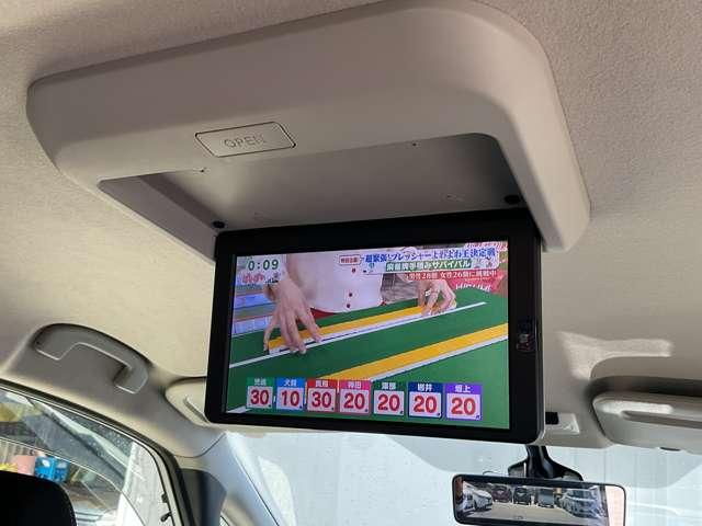 セレナ １．２　ｅ－ＰＯＷＥＲ　ハイウェイスター　Ｖ　メモリーナビ　ブルーレイ　ワンオーナー　アラウンドビューモニター付き　アダクティブクルーズ　インテリジェントＳ　スマ－トキ－　メモリーナビゲーション　キーレスエントリー　三列シート　ＬＥＤヘッドライト（6枚目）