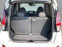 トランクは広く、荷物の積み下ろしがしやすい設計です。日常の買い物やレジャーにも便利です。