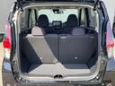 トランクは広く、荷物の積み下ろしがしやすい設計です。日常の買い物やレジャーにも便利です。