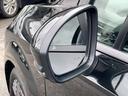 後側方車両検知警報付きです。車線変更時に自車の後側方から隣接車線の車をレーダ-等で検知してドアミラー内の表示灯が点灯しドライバーに注意喚起する安全支援装置です。